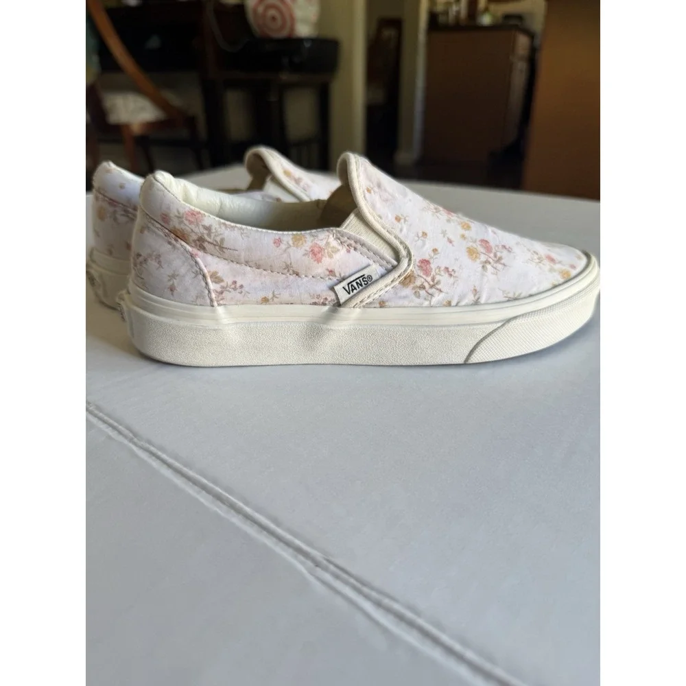 Vans Classic Slip-On Floral Shoes Women's 7 Pink Rose Canvas Sneakers